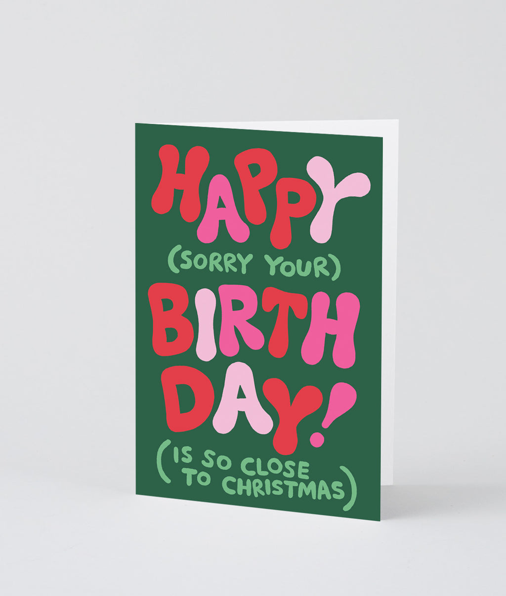 Wrap 英國插畫品牌卡片，綠色底搭配多彩手寫字體，適合生日或聖誕節慶祝使用